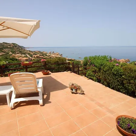Hébergement de vacances Casa Mira Con Piscina E Bellissima Vista Mare Costa Paradiso